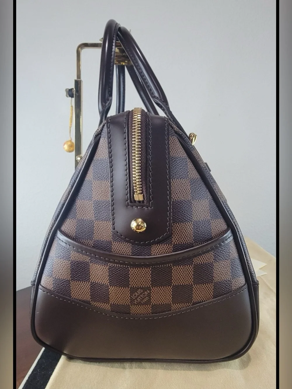 •LOUIS VUITTON• damier ebene berkeley handbag